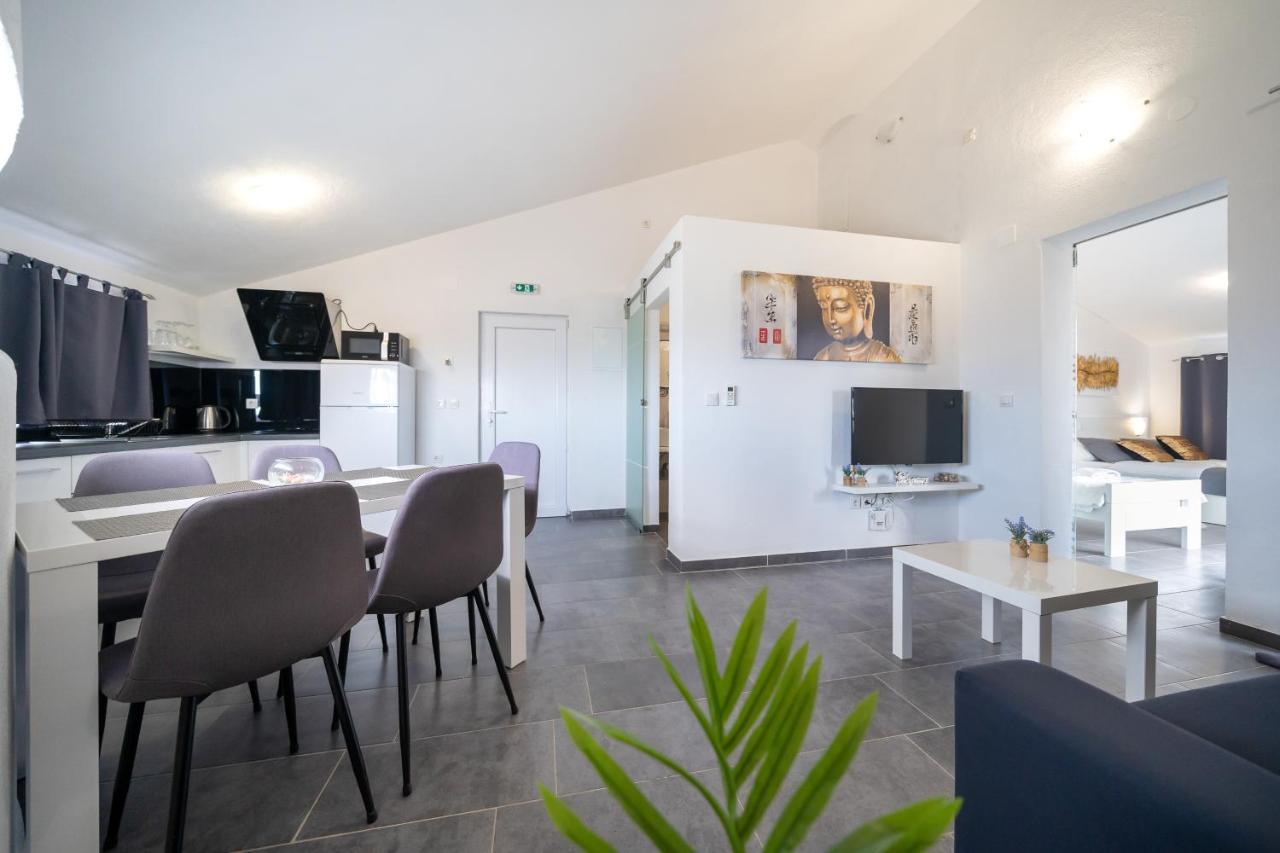 Holiday Apartments Amarilis Pakoštane Zewnętrze zdjęcie