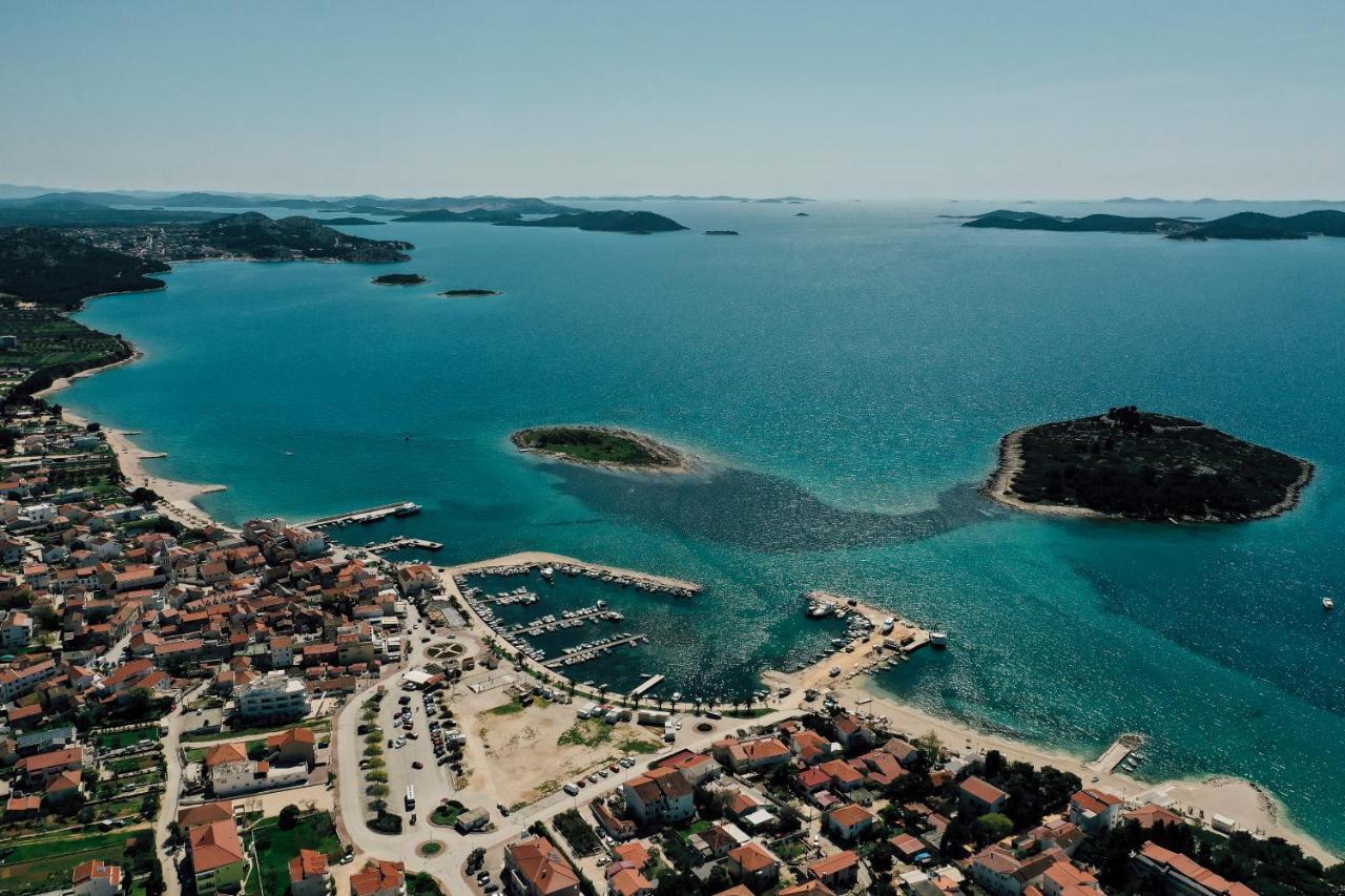Holiday Apartments Amarilis Pakoštane Zewnętrze zdjęcie