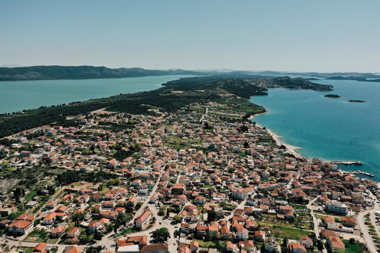 Holiday Apartments Amarilis Pakoštane Zewnętrze zdjęcie
