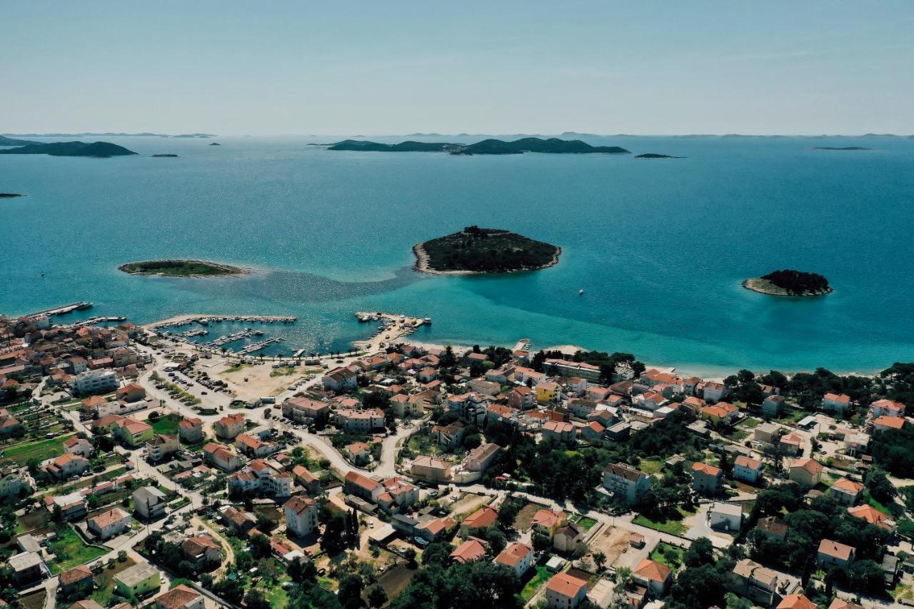 Holiday Apartments Amarilis Pakoštane Zewnętrze zdjęcie